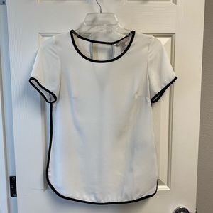 • Banana Republic • Cream Shirt with Black Outline